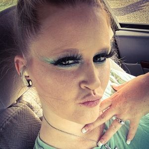 Meet your Posher, Lana